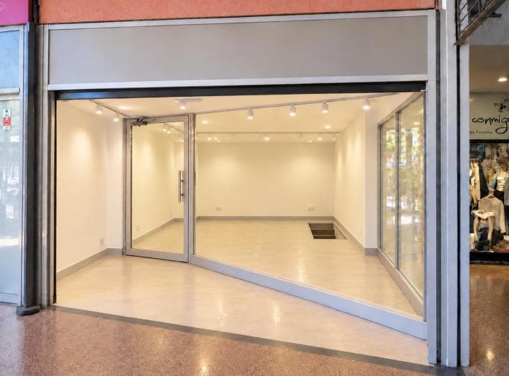 Oportunidad Única | Local en Centro Comercial de Liniers | Av Rivadavia - 2