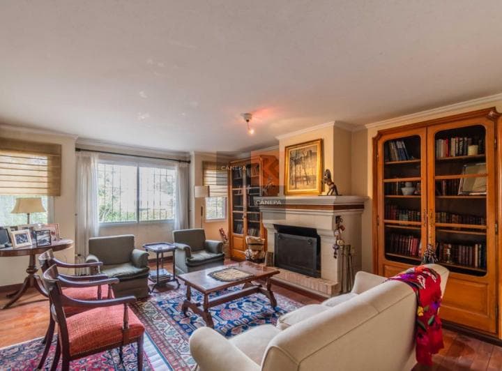 Venta y Alquiler Apartamento de 2 Dorm. con Jardín + Parrillero Propio en Carrasco Sur - 3