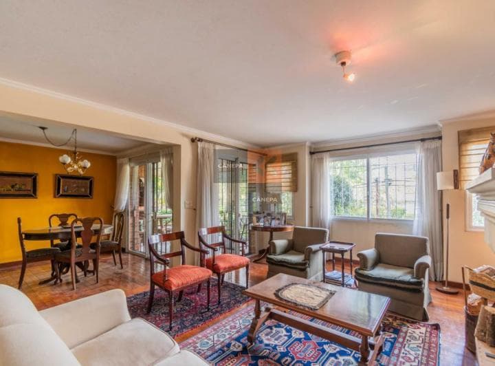 Venta y Alquiler Apartamento de 2 Dorm. con Jardín + Parrillero Propio en Carrasco Sur - 2