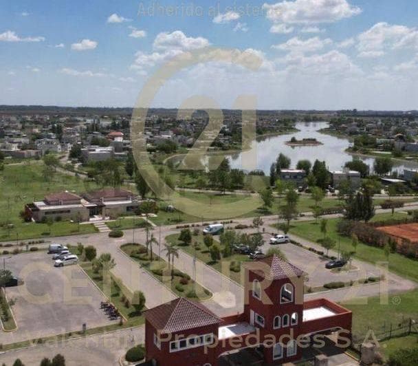 Lote en Venta con Fondo a La Laguna - Club de Campo Santa Rita - 4