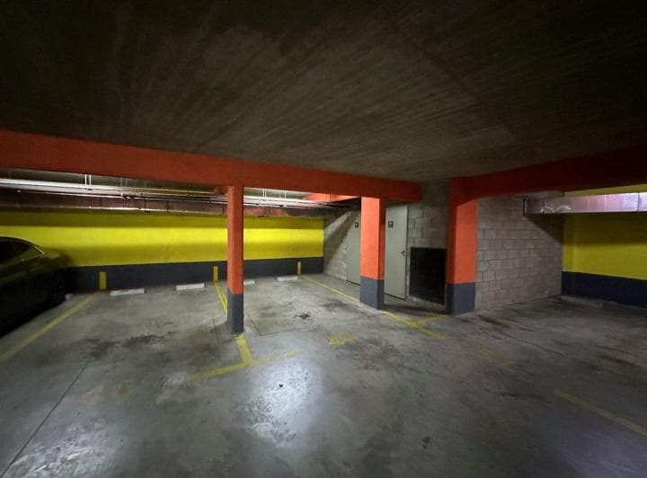 Venta Cochera Fija Cubierta - Seguridad 24 Hrs. - 3