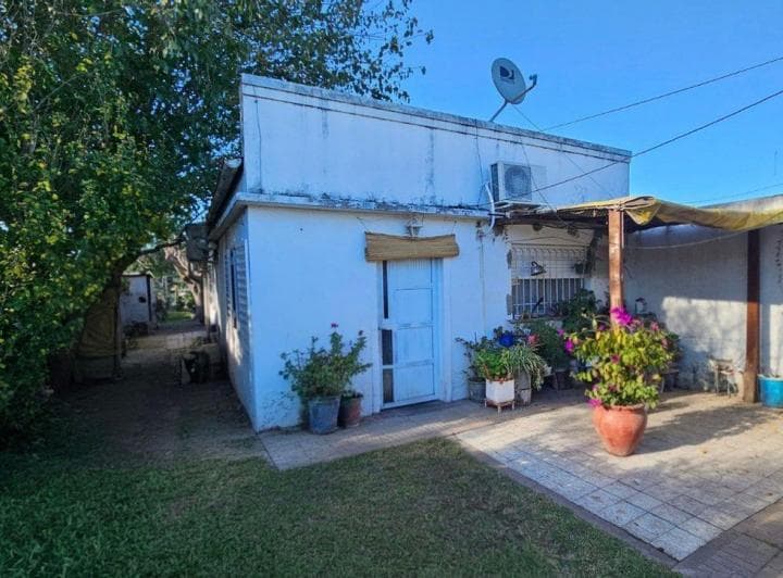 Venta Casa 2 Dorm. y Local Ramallo Pueblo - 2