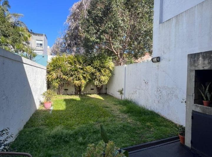 Triplex 4 Ambientes Al Frente con Cochera y Jardín – Playroom - Núñez - 3