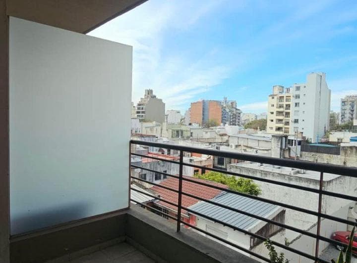 Amplia Oficina Monoambiente Moderna Al Contrafrente con Balcón Aterrazado en Excelente Ubicación! - 3