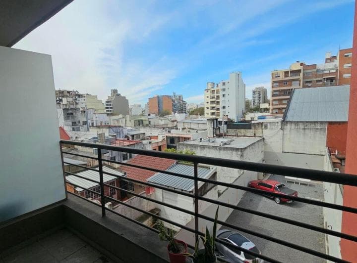 Amplia Oficina Monoambiente Moderna Al Contrafrente con Balcón Aterrazado en Excelente Ubicación! - 5