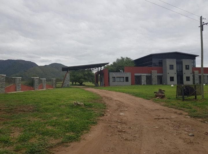 Lote Premium de 1.024 m² en Fincas del Dique - 3
