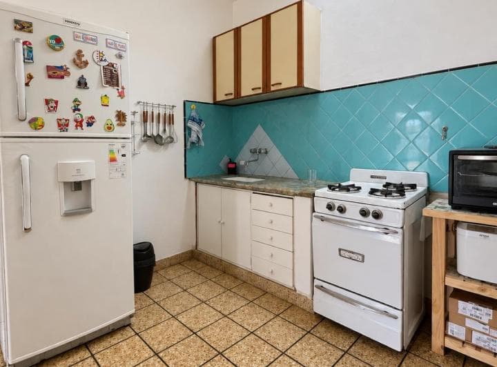 Casa 2 Amb en Lote Propio con Potencial y Cochera Para 3 Autos. - 5