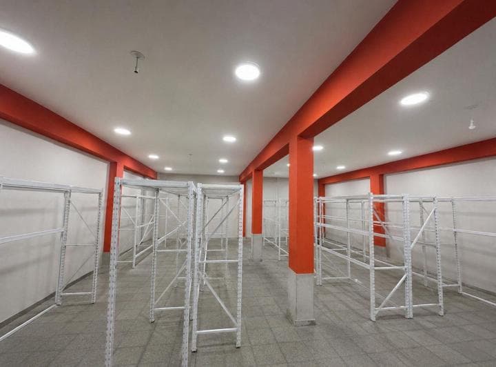 En Venta Locales Comerciales en Moreno y Maipu - 5