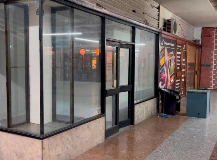 Local en Venta Retiro Galeria Las Gaviotas - 2