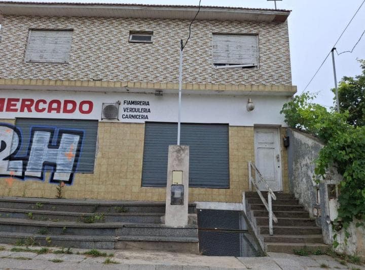 Venta Local y Departamentos 3 Ambientes P. Mogotes - 3