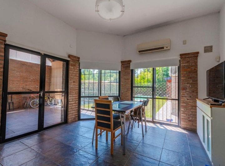 Venta Casa 3 Dorm. con Pileta Roldan - 3