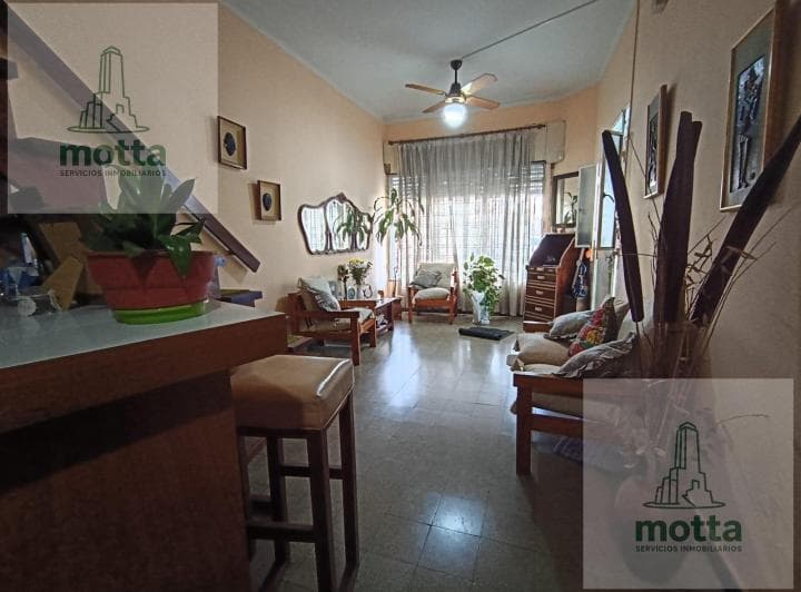 Venta Casa 4 Dorm. C/cochera en Zona Sur - 2