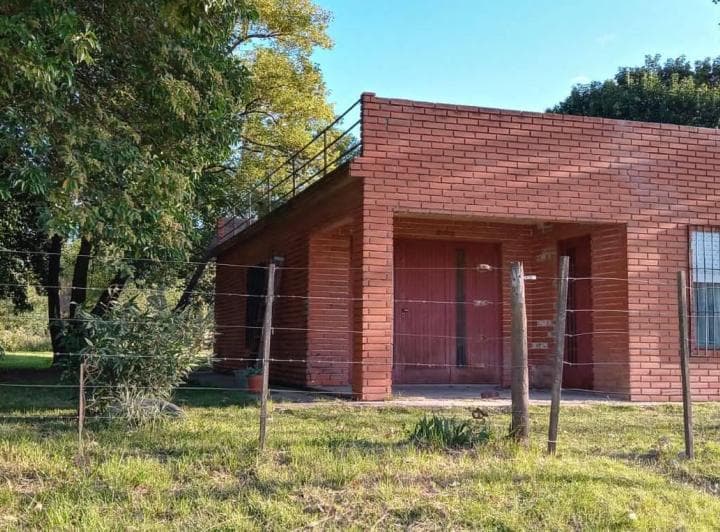 Casa Sobre Gran Fracción de 3821 m² - Ideal Loteo o Destino Comercial/campo - 2