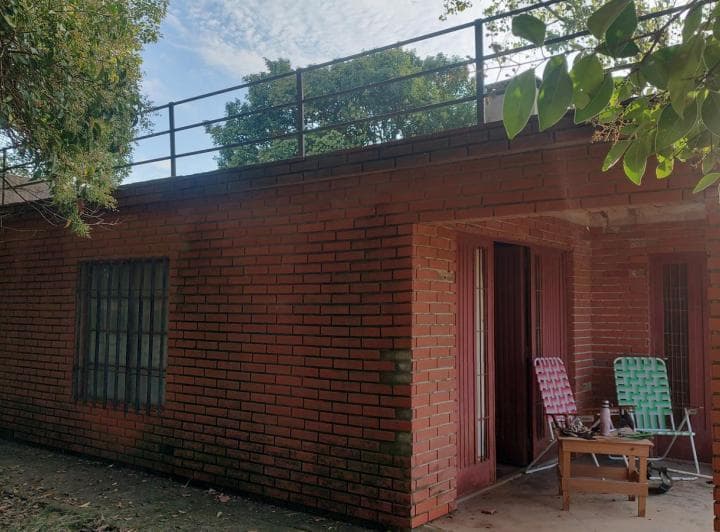 Casa Sobre Gran Fracción de 3821 m² - Ideal Loteo o Destino Comercial/campo - 3