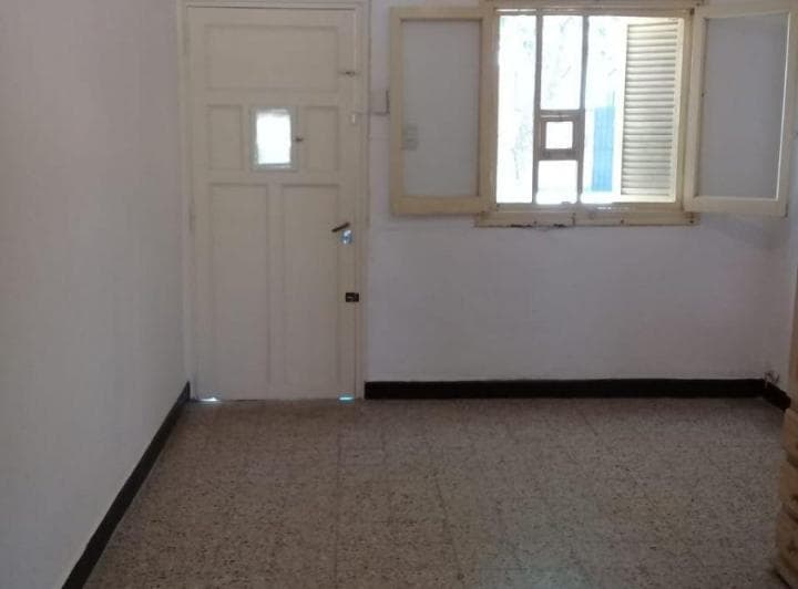 Alquiler, Casa con Patio - 2