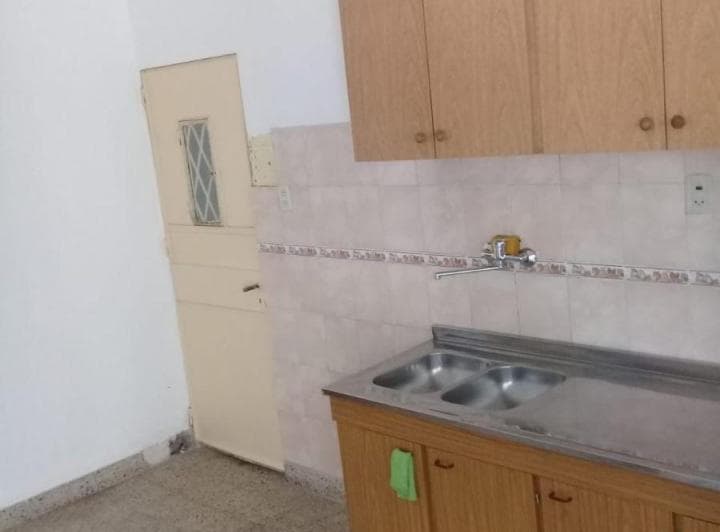 Alquiler, Casa con Patio - 3
