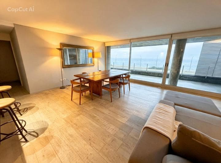 Apartamento en Playa Mansa. 3 Dorm. - 5