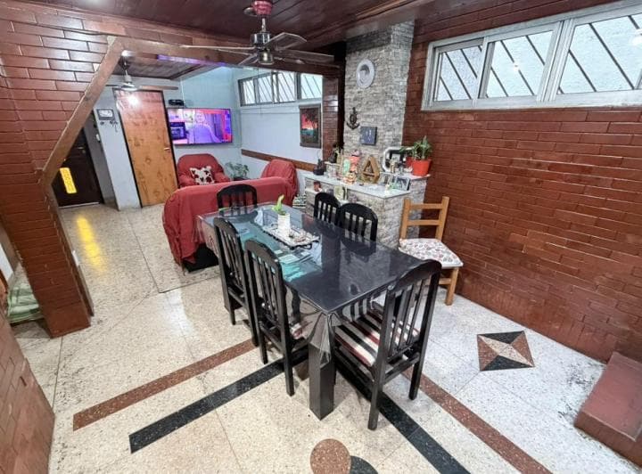 Tipo Casa 5 Ambientes, Ideal Para 2 Familia! "Apto Crédito" Patio/cochera. 2 Terrazas. 2 Baños. - 5