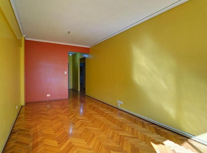 3 Ambientes en Almagro con Dependencia 80 m² Total - 3