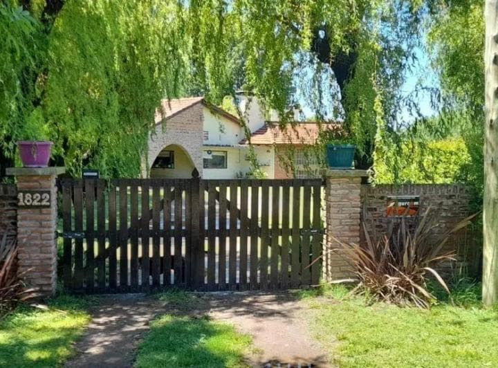 Casa en Venta - 3 Dorm. 4 Baños - Olavarria - 2