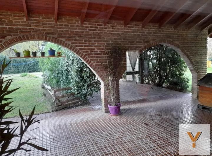 Casa en Venta - 3 Dorm. 4 Baños - Olavarria - 5