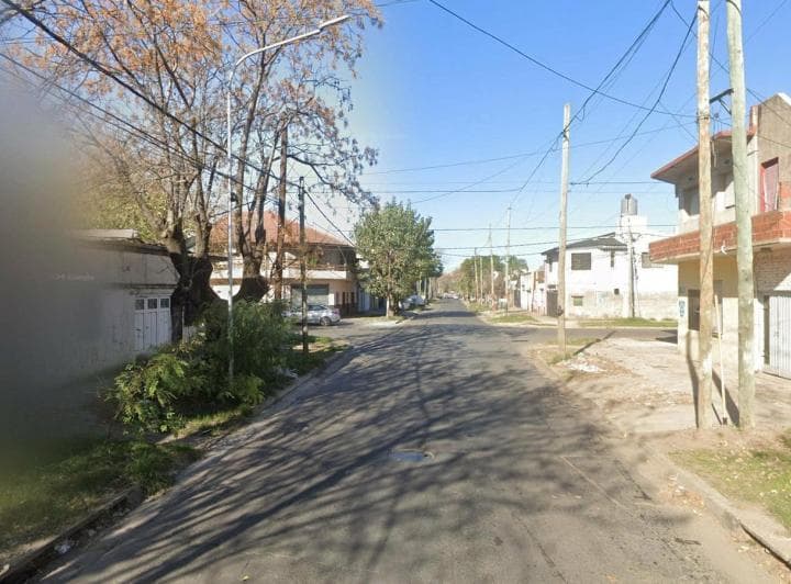 PH a Reciclar en Venta - 2 Dorm. 1 Baño - Lanús - 3
