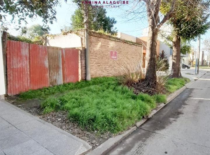Terreno en Venta con 4 Uf - 2