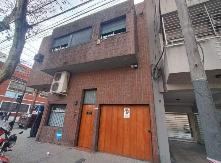 Venta PH Al Frente con Terraza y Cochera, Ciudadela - 3