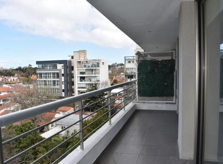 Departamento con Pileta y Cochera en Alquiler Zona Guemes - 3