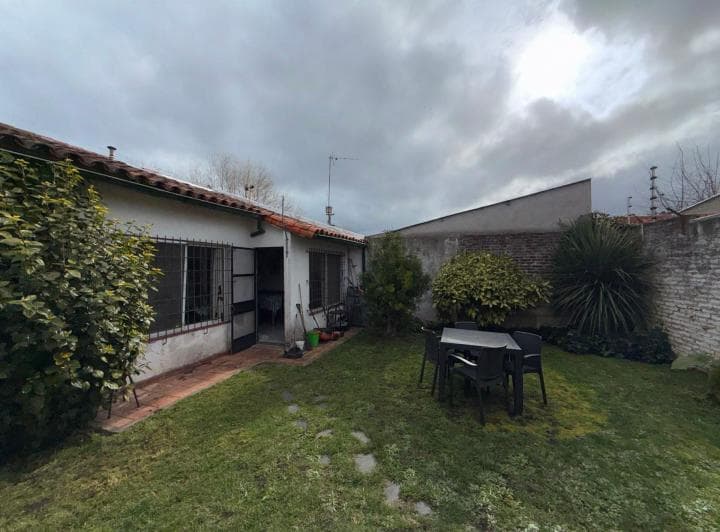Casa 3 Ambientes con Jardin y Garage en Av Vertiz - 3