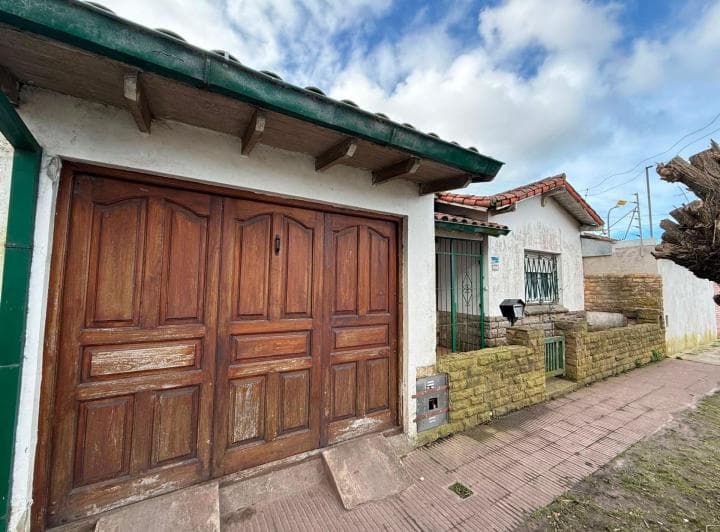 Casa 3 Ambientes con Jardin y Garage en Av Vertiz - 4