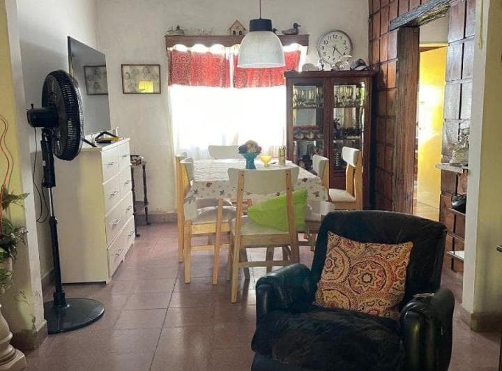 Casa de 250 m² con 3 Dorm. en Venta en Villa Aguirre - 2