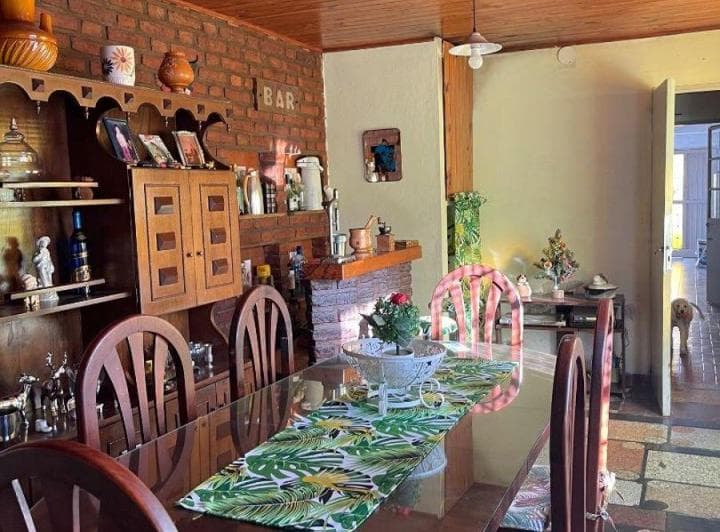Casa de 250 m² con 3 Dorm. en Venta en Villa Aguirre - 4