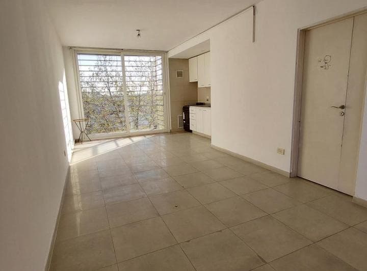 Venta Monoambiente con Balcon y Ventana Luminoso, Vista Abierta - 3