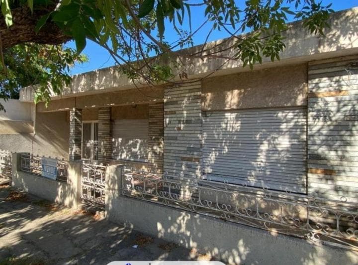 Casa de 2 Dorm. y Cochera B° Saavedra - 2
