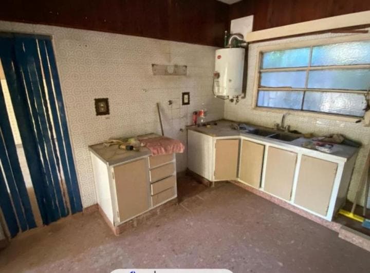 Casa de 2 Dorm. y Cochera B° Saavedra - 5