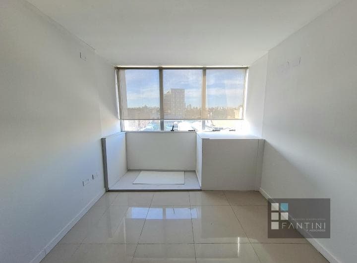 Oficina // Planta Libre // Habitación de Guardado // Centro // Cañada - 3