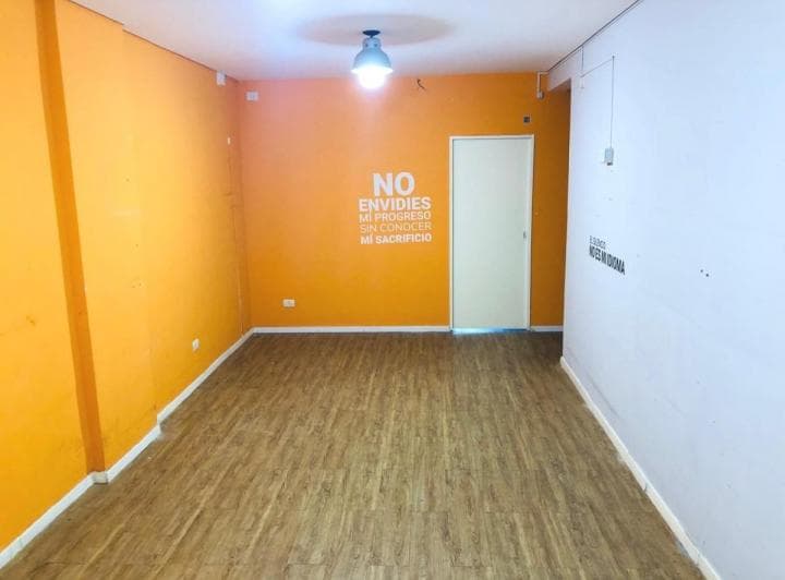 Venta Oficina Tres Ambientes Belgrano con Seguridad en Super Oportunidad. - 2