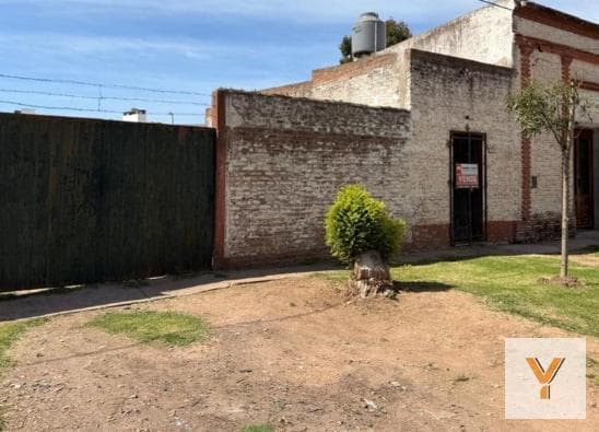 Casa en Venta - 3 Dorm. 1 Baño - San Pedro - 2