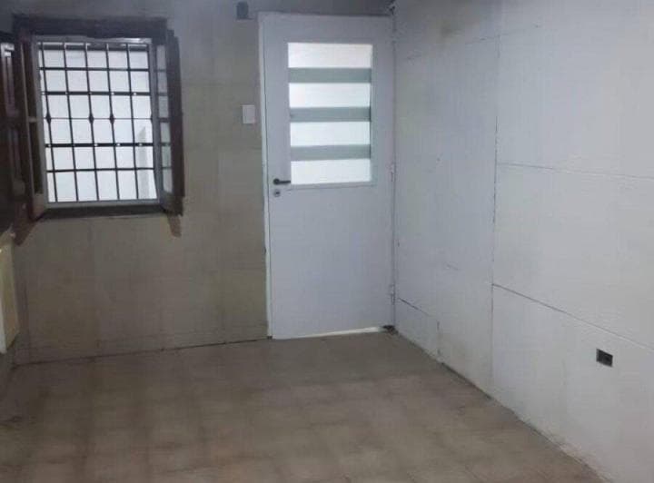Casa Al Frente de 1 Dormitorio en Alquiler - 3