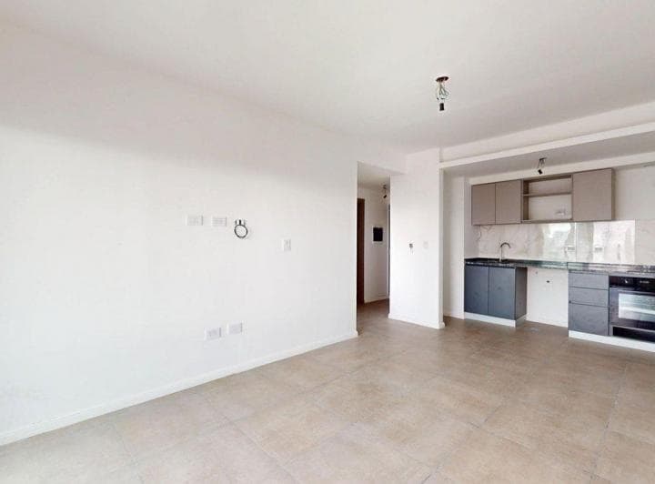 Venta de 2 Amb Vista Balcon - Cochera - Avellaneda - 3