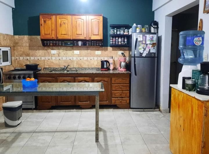 Venta Casa 3 Ambientes y Galpón Sobre Asfalto - 2