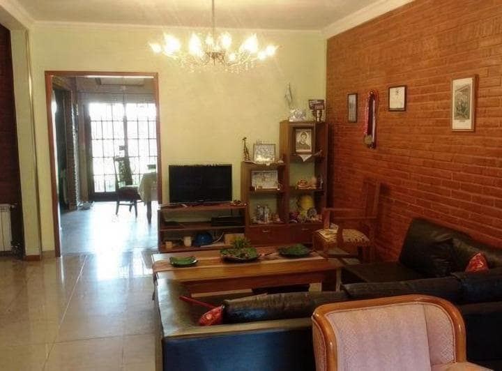 Casa Venta - 3 Dorm. 3 Baños - 330 m² Totales - San Justo - 3
