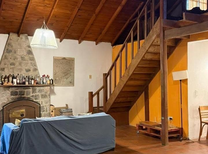Casa en Venta - 3 Dorm. 1 Baño - General Pueyrredón - 4