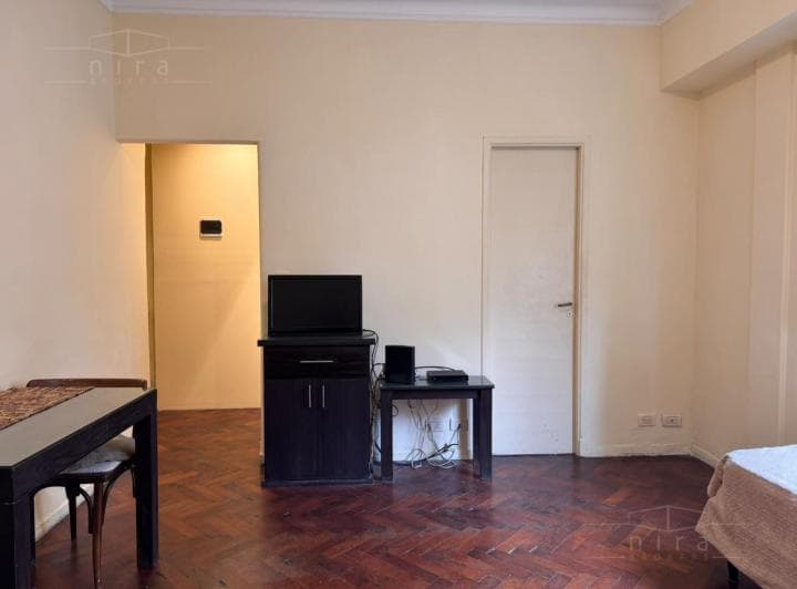 Recoleta Junin y Juncal Monoambiente Piso 3 - 5