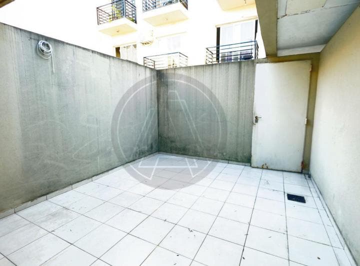 Departamento Monoambiente con Patio Propio en Venta - Monte Castro - 2