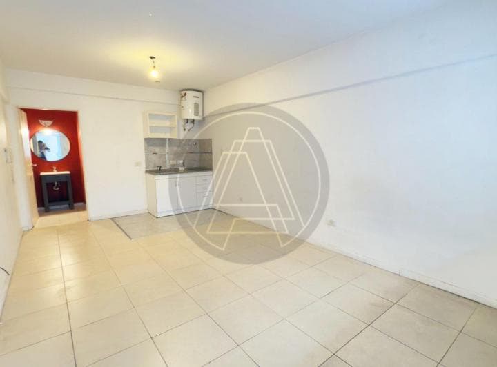 Departamento Monoambiente con Patio Propio en Venta - Monte Castro - 5
