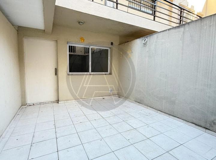 Departamento Monoambiente con Patio Propio en Venta - Monte Castro - 3