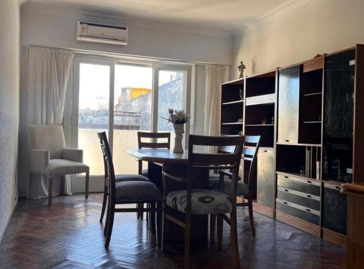 Excelente Departamento de Tres Ambientes con Dependencia de Servicio - 2