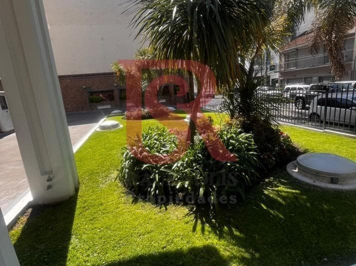 Gz - Gran Piso de Categoria Cuatro Ambientes Dos Cocheras - 3